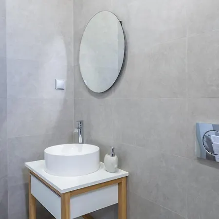 Wonderful Brand New Belem - A Few Steps Away From The River! *