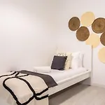 Wonderful Brand New Belem - A Few Steps Away From The River! Апартаменти